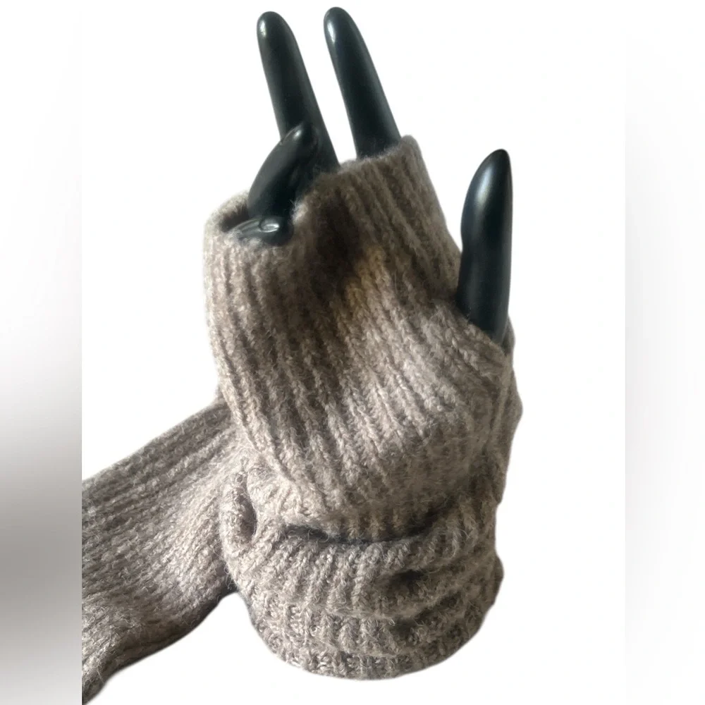 ZARA Cozy Light Brown Ribbed Knit Fingerless Gloves Women’s Size NEW WITHOUT TAG